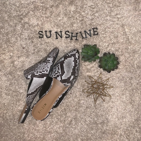 Snakeskin Mules NWT - Picture 2 of 3